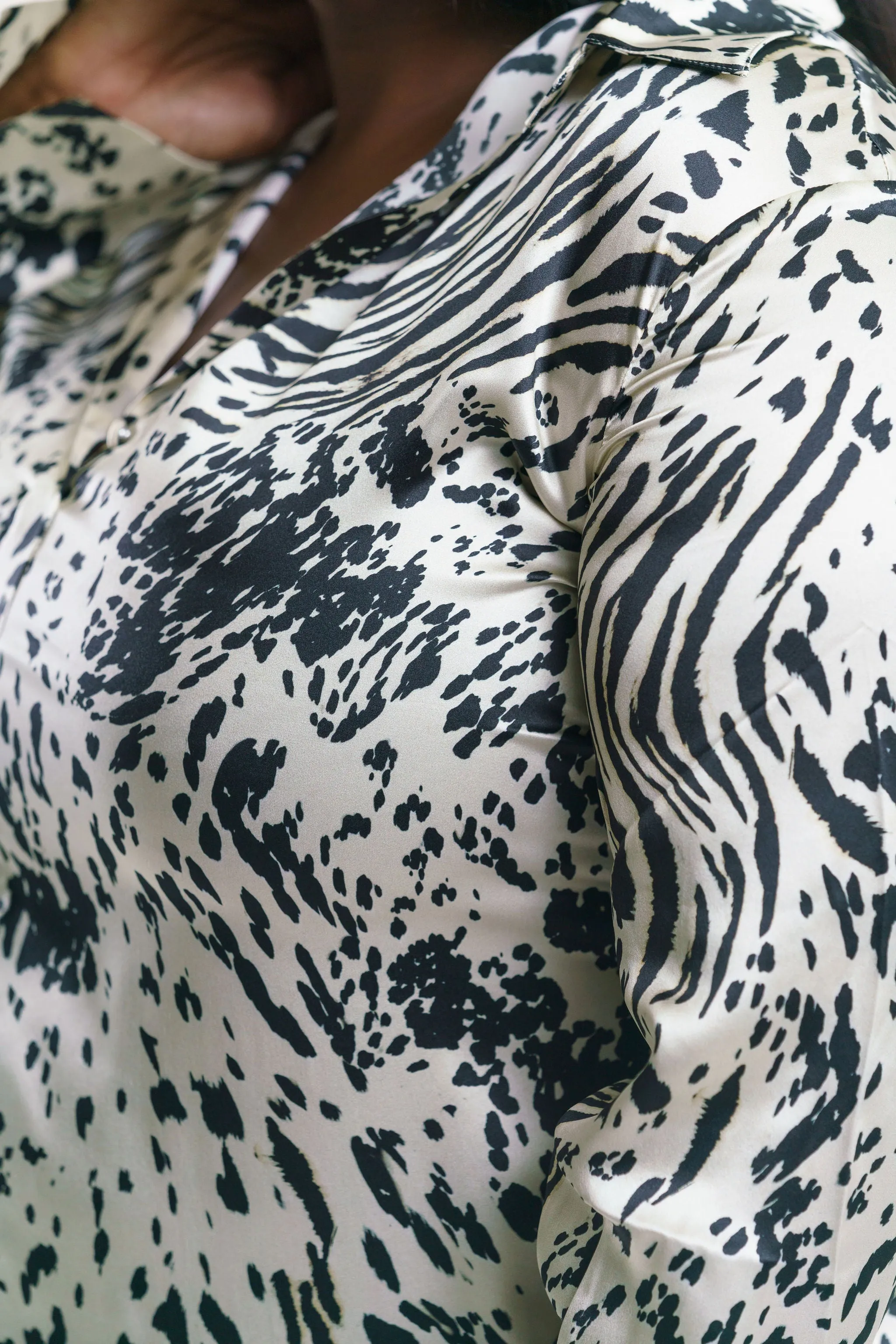 DARIA FRENCH CUFF SILK BLOUSE - Zebra Graze