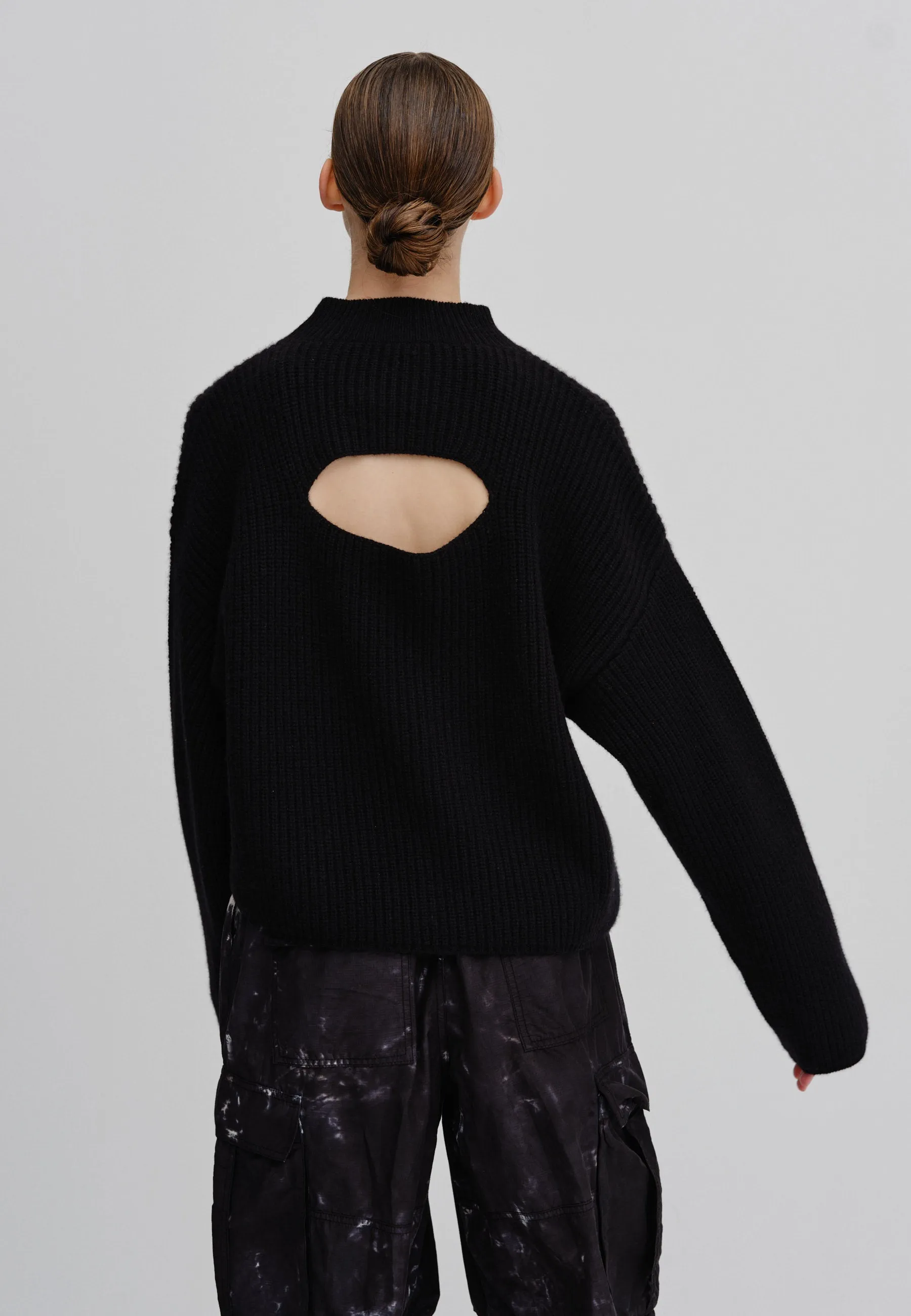 Saab Knit Roundneck