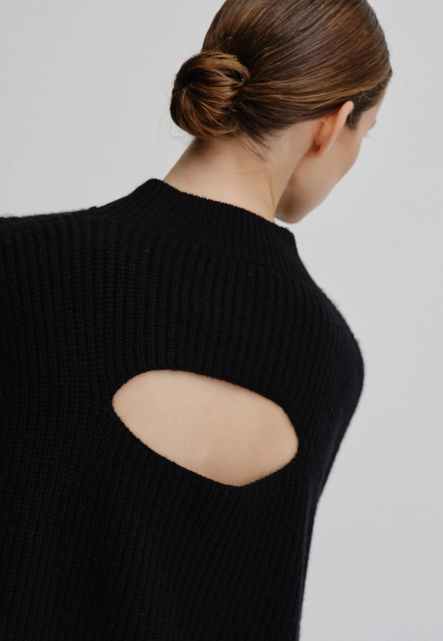 Saab Knit Roundneck