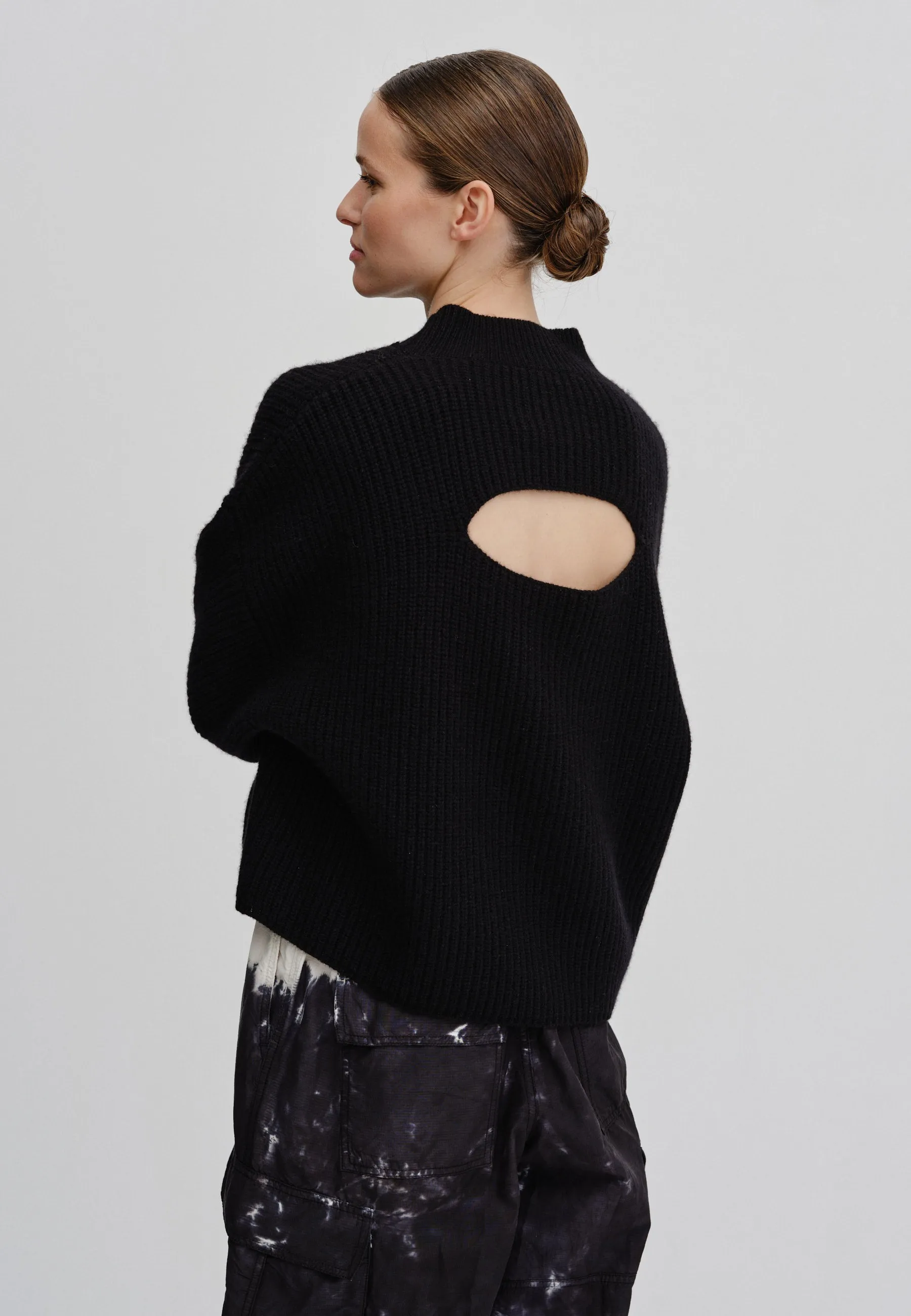 Saab Knit Roundneck